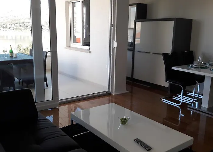 Deluxe Boc Apartment